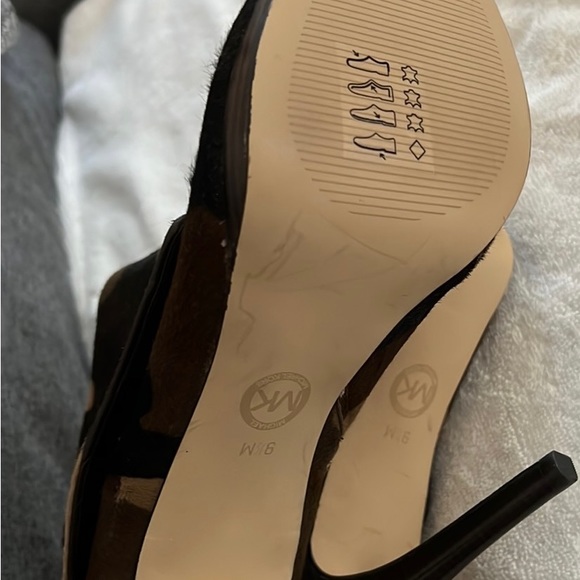 New Real Fur Michael Kors Camo Cav Hair booties & matching chained wallet.😍 - Picture 6 of 16